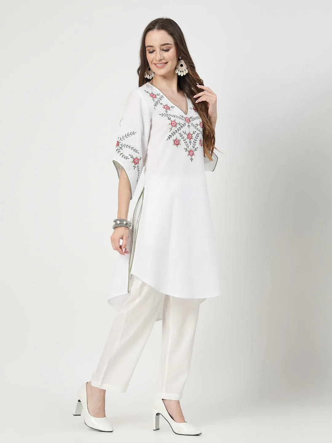 White Embroidered Kurta Set with Delicate Lace Detailing